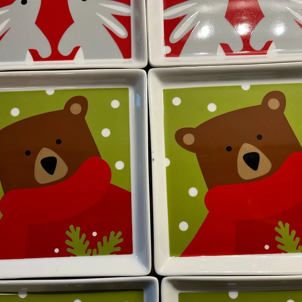 8 CRATE AND BARREL CHRISTMAS SQUARE APPETIZER DESSERT PLATES 6” NEW!